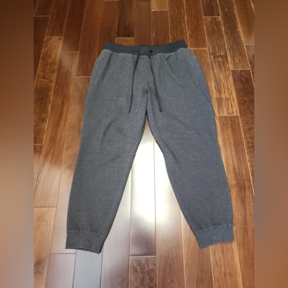 Lululemon at ease joggers - black
